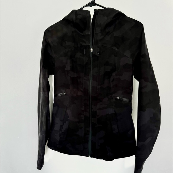 Lululemon Rain Jacket - Picture 3 of 5